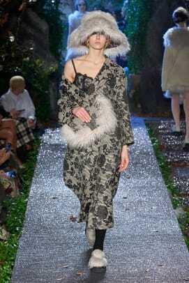 Antonio Marras Musim Gugur 2023 Milan Fashion Week Trend Shrugged Jackets 1