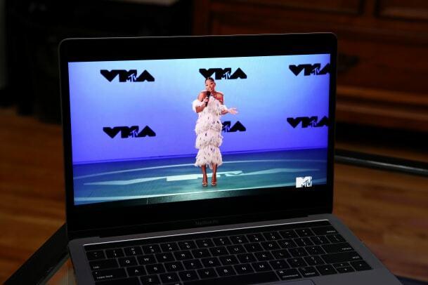 Keke Palmere valkā Ralph un Russo Hosting MTV VMA 2020