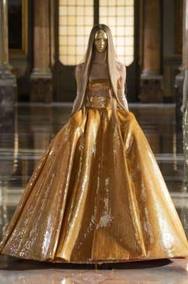 valentino-couture-kevad-2021-73