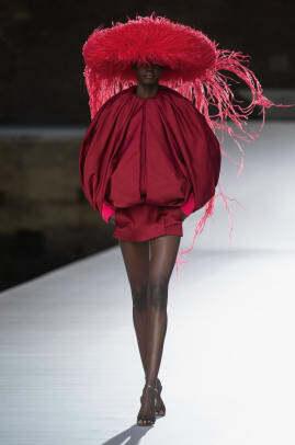 valentino-herbst-haute-couture-2021-look-1