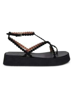 Sandale cu formă plată din piele Alaïa, 600 USD (de la 1.090 USD)