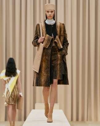 Kolekce dámského oblečení Burberry Autumn_Winter 2021 - Look 3 - Eugenia_001