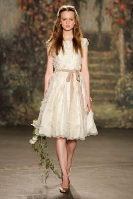 jenny-packham-forår-2016-brude-lille-hvid-kjole.jpg