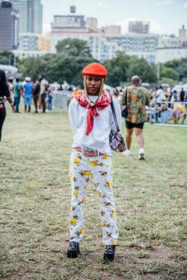 -afropunk-festival-brooklyn-2019-gaya-jalan-pakaian2