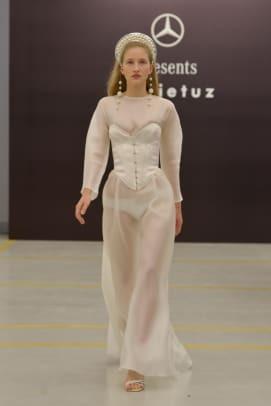 sudi-etuz-spring-2019-mercedes-benz-fashion-week-ทบิลิซิ-2