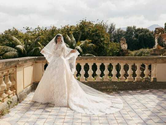 Monique-Lhuillier-Spring-2023-wedding-dress-veil